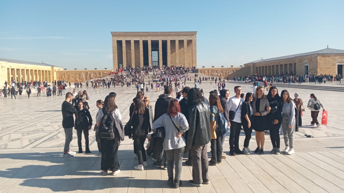 Cumhuriyetin 100. Yılında Okulumuz Öğrencilerinin Anıtkabir Ziyareti